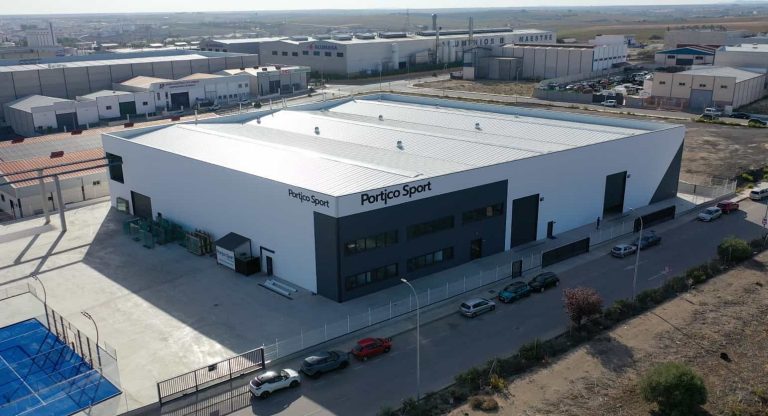 Portico Sport inaugurates the largest factory of padel court canopies in the sector.
