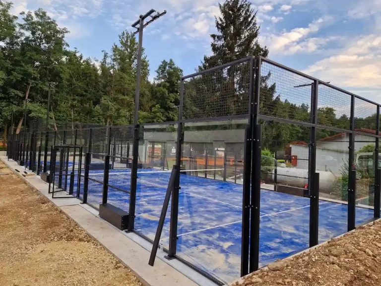 ¿Cuánto cuesta construir una pista de pádel?