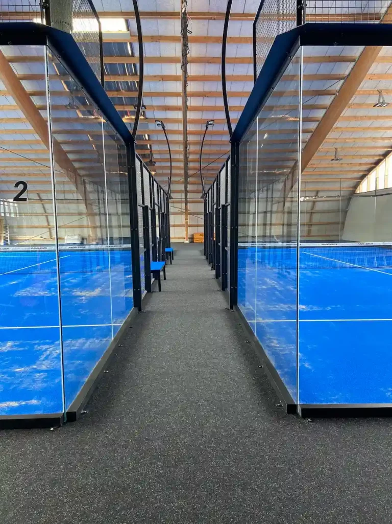 Panoramic vs. Crystal Padel Court